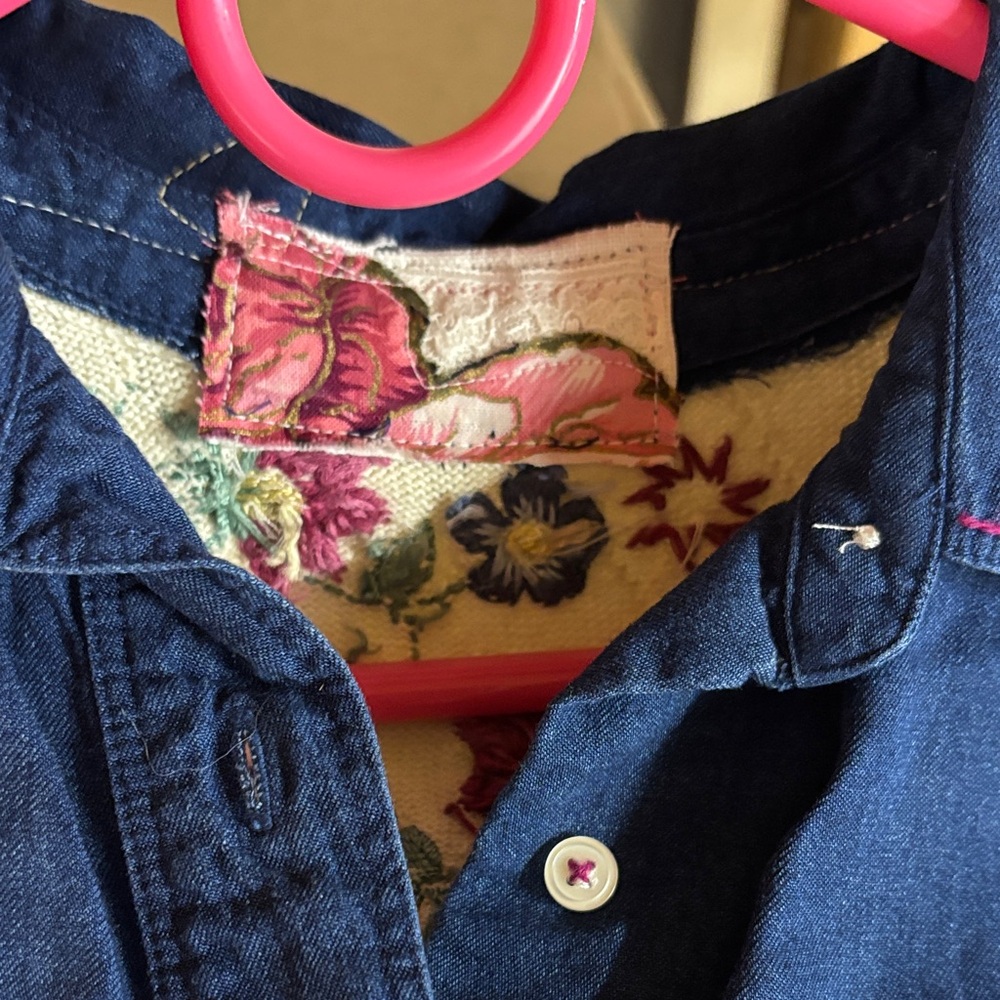 Upcycled chambray blouse with sweater embroidered back yoke - Picture 10 of 11